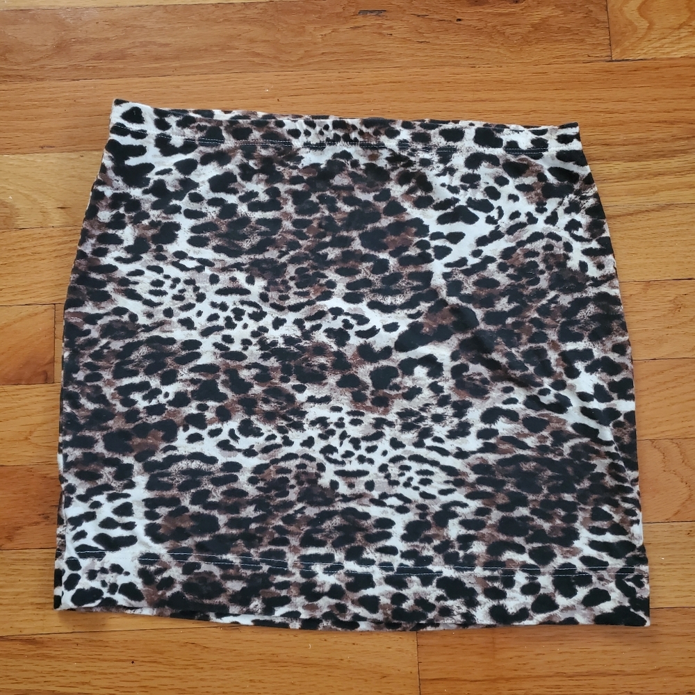 Leopard print skirt
